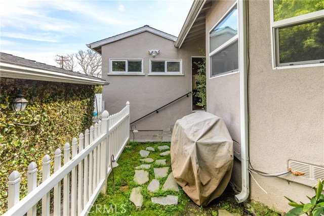 101 Meadows Avenue, Manhattan Beach, California 90266, 3 Bedrooms Bedrooms, ,2 BathroomsBathrooms,Residential,Sold,Meadows,SB17051890