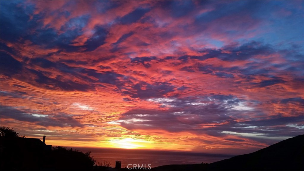 https://media.crmls.org/medias/3c8e6af0-4083-4bda-822a-a5d0ec7e47d4.jpg?preset=X-Large