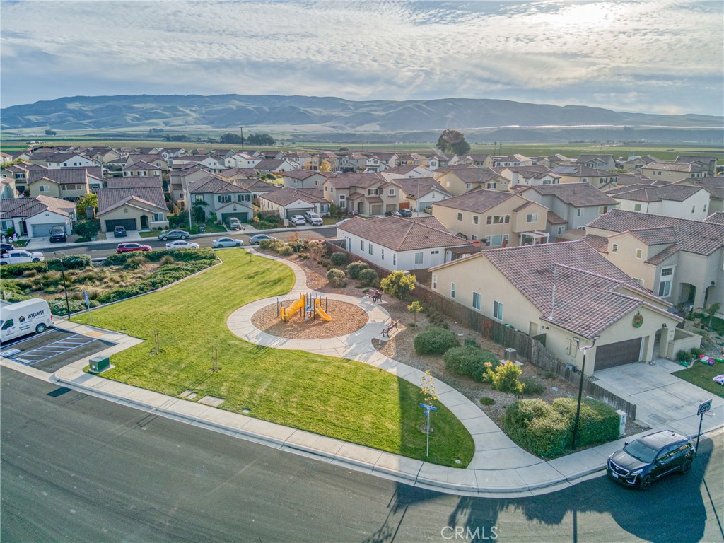 https://media.crmls.org/medias/3c8f649f-f72b-4f99-9d52-cf2a11490087.jpg?preset=X-Large