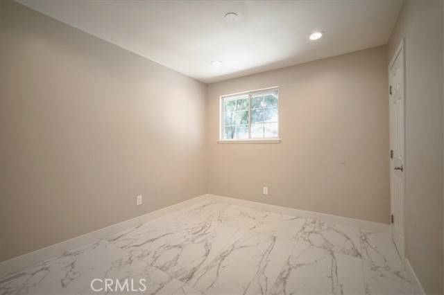 5718 N Galanto, Azusa CA: https://media.crmls.org/medias/3c904218-4612-4fc5-90b9-923cecc74b38.jpg