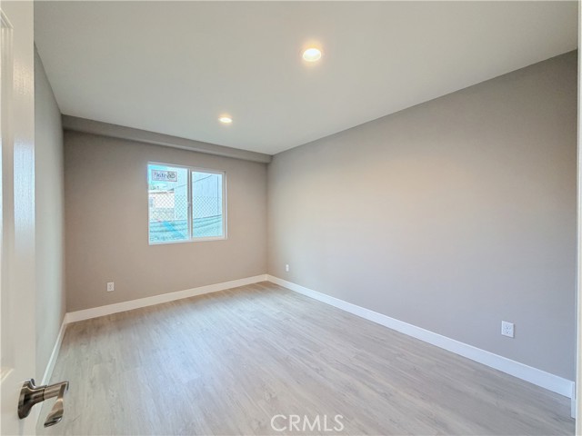 Detail Gallery Image 4 of 10 For 621 Leonard Ave #B,  Los Angeles,  CA 90022 - 2 Beds | 1 Baths