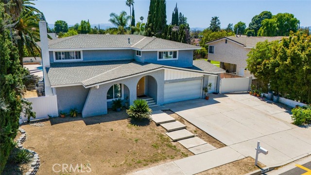 Detail Gallery Image 2 of 51 For 19818 Vintage St, Chatsworth,  CA 91311 - 5 Beds | 3 Baths