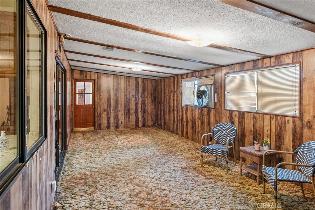 https://media.crmls.org/medias/3c91dcf3-fa40-41d1-b02c-762996d53a97.jpg?preset=X-Large