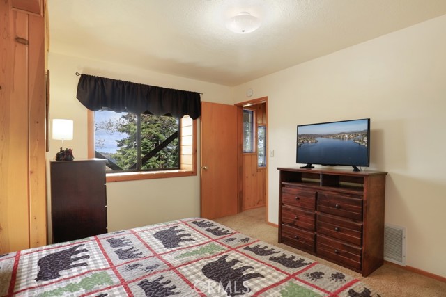 Detail Gallery Image 21 of 33 For 529 Dover Ct, Lake Arrowhead,  CA 92352 - 2 Beds | 2 Baths