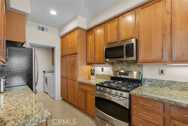 Detail Gallery Image 12 of 36 For 23860 Brescia Dr, Valencia,  CA 91354 - 4 Beds | 3 Baths