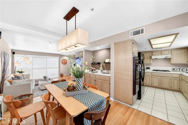 Detail Gallery Image 8 of 26 For 5342 Bishop, Cypress,  CA 90630 - 2 Beds | 2/1 Baths