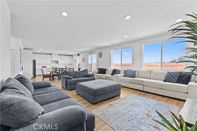 Image 6 of 44 For 36780 Arietta Way