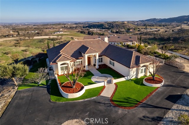 5495 Vista Serrano, Paso Robles CA: https://media.crmls.org/medias/3c92ec62-f836-44ae-82a7-f163d000d5b0.jpg