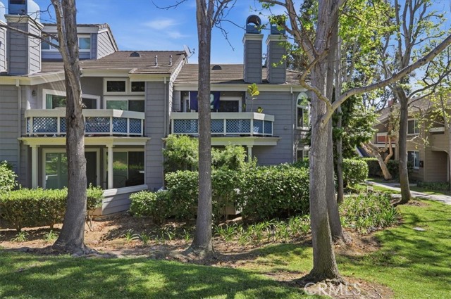 Detail Gallery Image 4 of 35 For 19311 Sunray Lane #419,  Huntington Beach,  CA 92648 - 2 Beds | 2 Baths