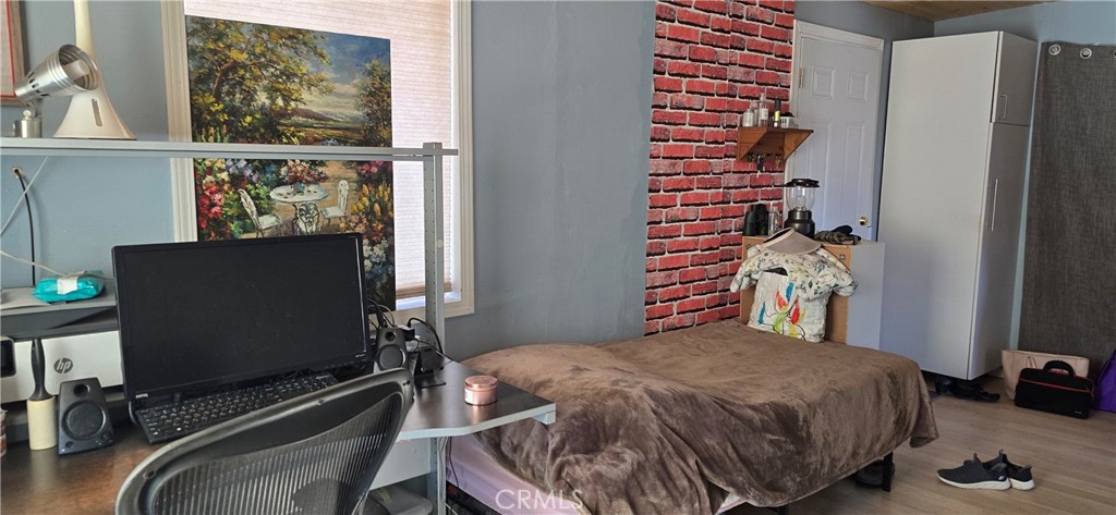https://media.crmls.org/medias/3c934b06-f3d1-466b-a6b1-97ce935c0875.jpg?preset=X-Large