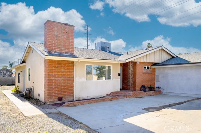 Detail Gallery Image 2 of 29 For 18824 Arminta St, Reseda,  CA 91335 - 3 Beds | 2 Baths