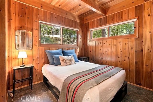 813 Poe Court, Lake Arrowhead, CA 92352