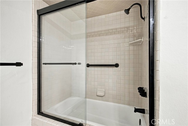 17140 Burbank, 207 photo 28