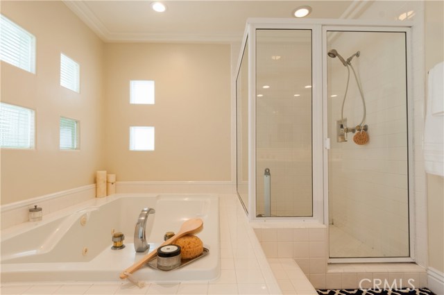 712 Manhattan Beach Boulevard, Manhattan Beach, California 90266, 3 Bedrooms Bedrooms, ,3 BathroomsBathrooms,Residential,Sold,Manhattan Beach,SB17051799