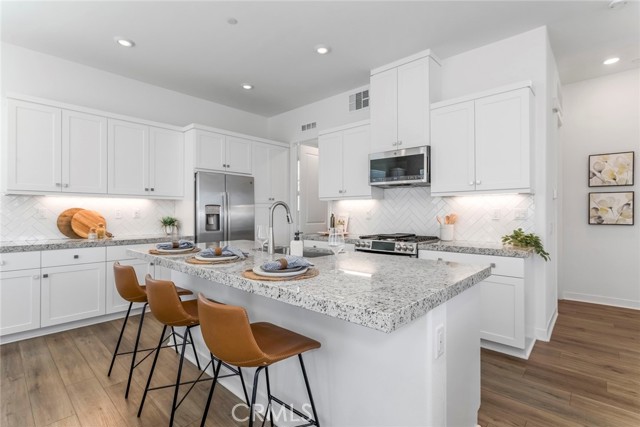 Detail Gallery Image 22 of 75 For 27554 Sparrow Ct, Valencia,  CA 91381 - 3 Beds | 2/1 Baths