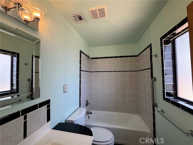 Detail Gallery Image 17 of 28 For 21620 Adler Dr, California City,  CA 93505 - 3 Beds | 2/1 Baths