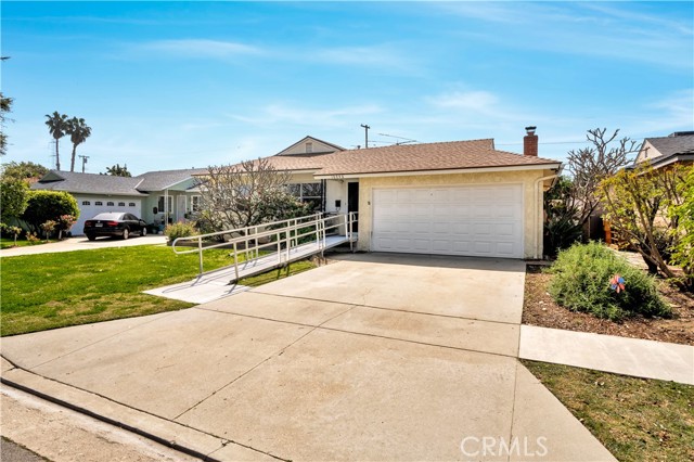 Detail Gallery Image 2 of 41 For 10446 Highdale St, Bellflower,  CA 90706 - 3 Beds | 2 Baths