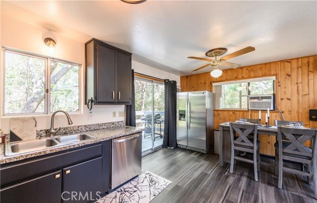 29148 Lyon Drive, Cedar Glen CA: https://media.crmls.org/medias/3c95e335-abb1-4718-8a3c-d82d3a20dba3.jpg