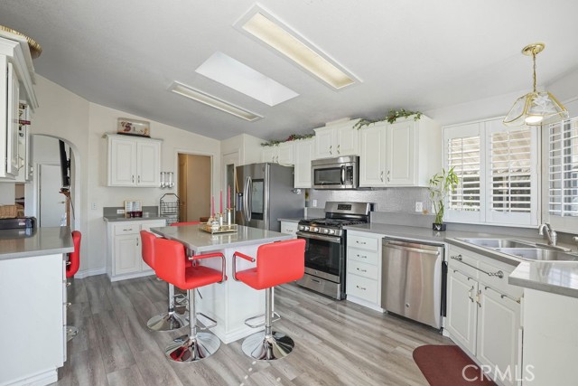 Detail Gallery Image 4 of 39 For 929 E Foothill Bld #30,  Upland,  CA 91786 - 3 Beds | 2 Baths