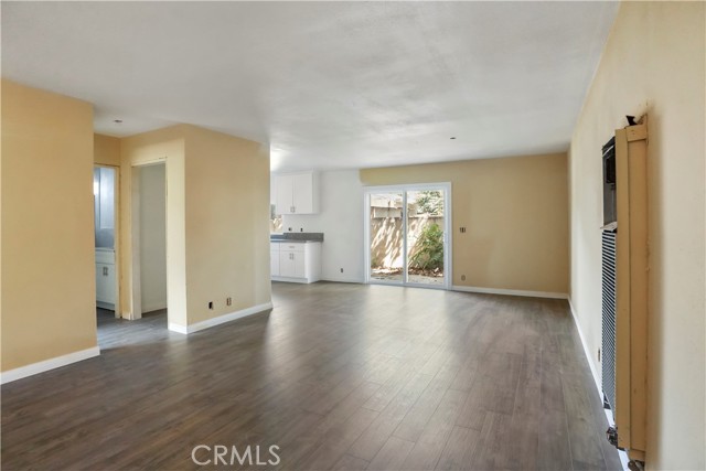 1003 W Myrtle Street, Santa Ana CA: https://media.crmls.org/medias/3c962ba9-a053-401e-87df-6eba01471b64.jpg