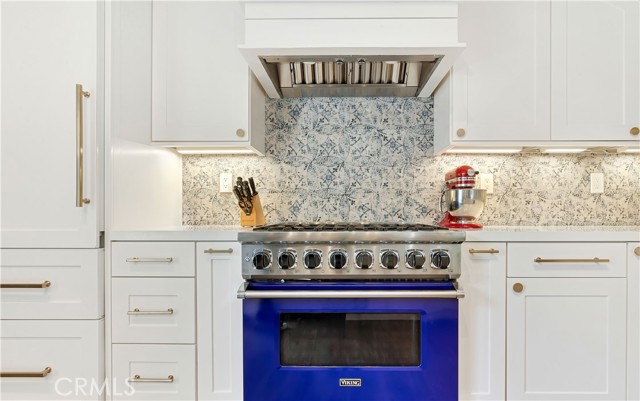 Detail Gallery Image 4 of 21 For 235 62nd St, Newport Beach,  CA 92663 - 3 Beds | 3 Baths