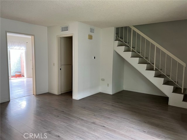 Detail Gallery Image 16 of 38 For 2600 Huntington Dr #E,  Duarte,  CA 91010 - 3 Beds | 2/1 Baths