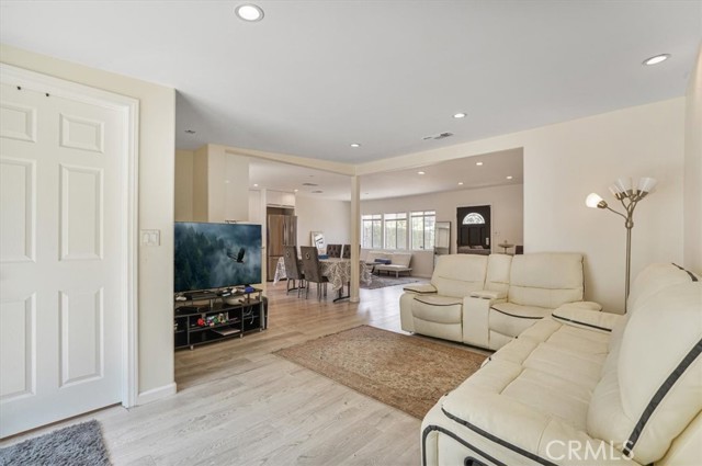 18352 Bessemer Street, Tarzana CA: https://media.crmls.org/medias/3c96b7b6-0f86-41b0-9141-7432c69bd829.jpg