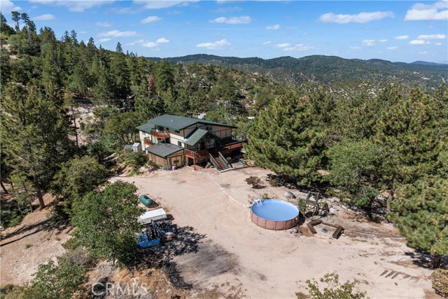 Detail Gallery Image 4 of 67 For 161 N Trails End Rd, Green Valley Lake,  CA 92341 - 3 Beds | 3 Baths