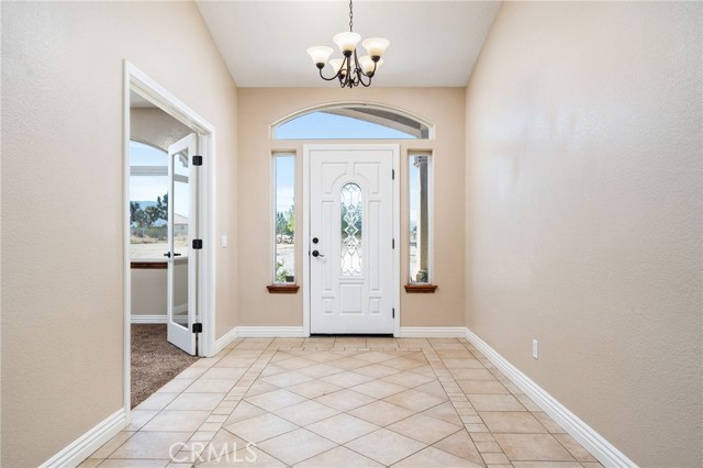 Detail Gallery Image 10 of 62 For 13325 Smith Rd, Phelan,  CA 92371 - 4 Beds | 2/1 Baths