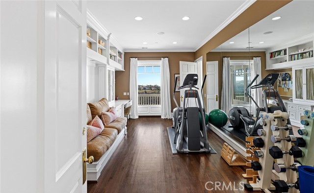 Bonus room connecting to primary