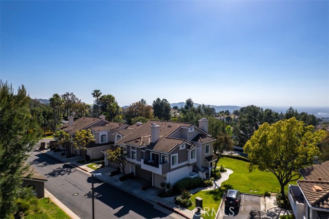 8025 E Sandstone Drive, Anaheim Hills CA: https://media.crmls.org/medias/3c97e617-0842-4f91-a5ce-994da4a36085.jpg
