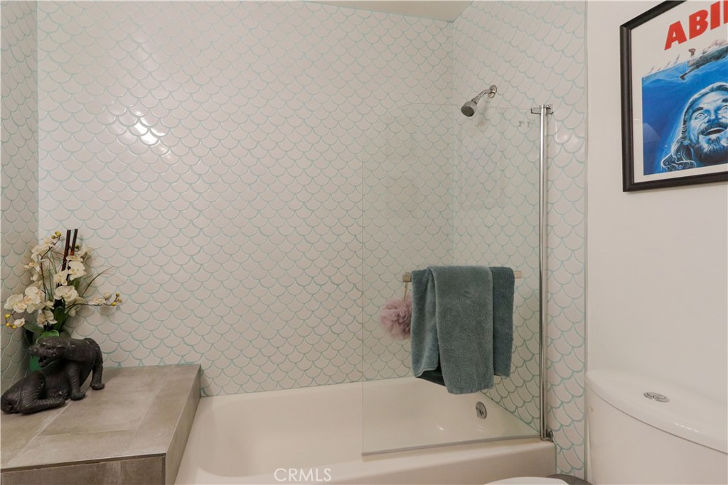 https://media.crmls.org/medias/3c9841a1-fc9b-4546-b690-e3b14775e0a6.jpg?preset=X-Large