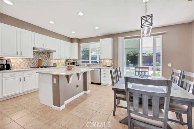 Detail Gallery Image 10 of 40 For 28777 Evening Passage, Menifee,  CA 92584 - 5 Beds | 3 Baths