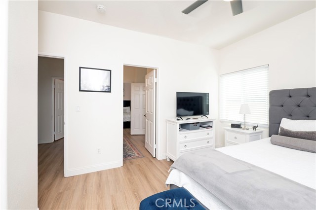 1586 W Mcwethy Street, Rialto CA: https://media.crmls.org/medias/3c9a18de-0bcc-4acc-a061-47f2ca4c4948.jpg