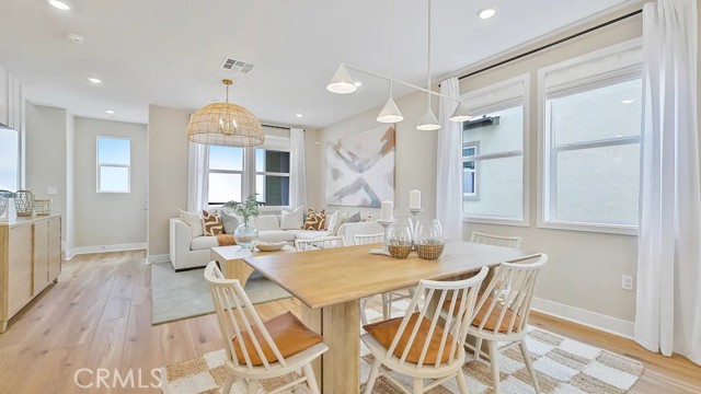 Detail Gallery Image 4 of 24 For 27537 Grand Fir Way, Valencia,  CA 91381 - 2 Beds | 2/1 Baths