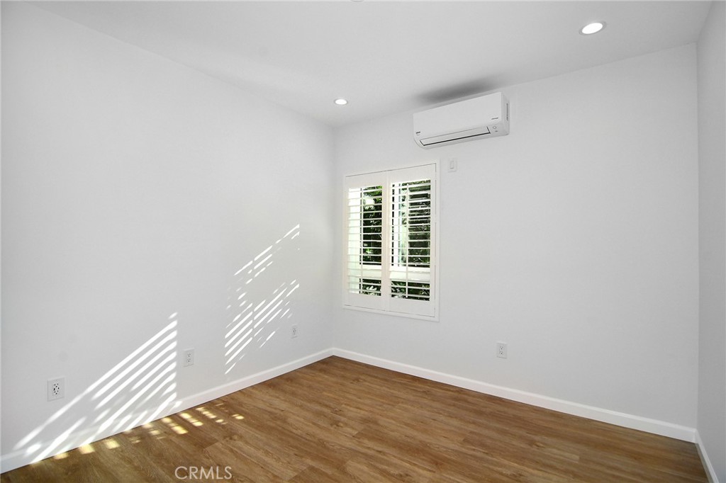 MLS #SR25268277 image #10