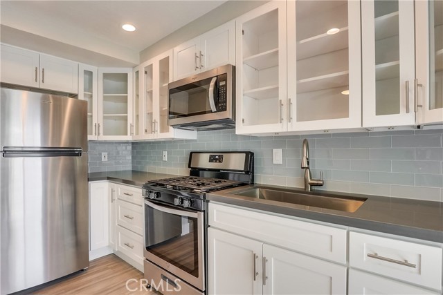 Detail Gallery Image 8 of 24 For 312 Broadway #6,  Laguna Beach,  CA 92651 - 1 Beds | 1 Baths