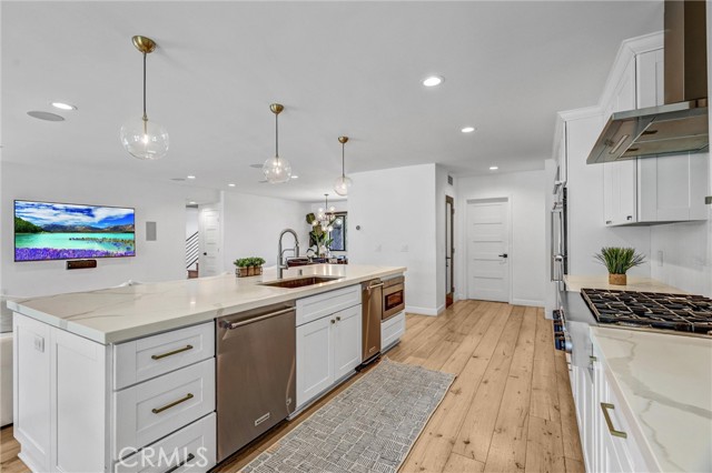 Detail Gallery Image 14 of 36 For 20351 Alerion Pl, Woodland Hills,  CA 91364 - 4 Beds | 2/1 Baths