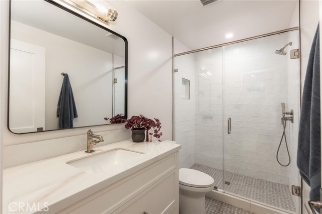 Detail Gallery Image 28 of 31 For 931 Duncan Ave, Manhattan Beach,  CA 90266 - 6 Beds | 5/2 Baths