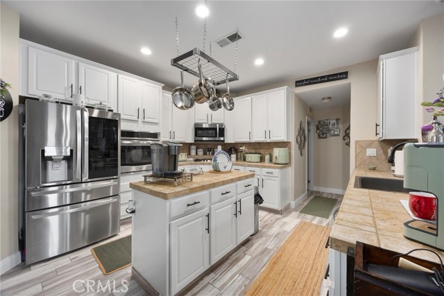 11113 Cypress Falls Avenue, Bakersfield CA: https://media.crmls.org/medias/3c9c8d69-05f5-46c6-bb58-1f6b3eb49434.jpg