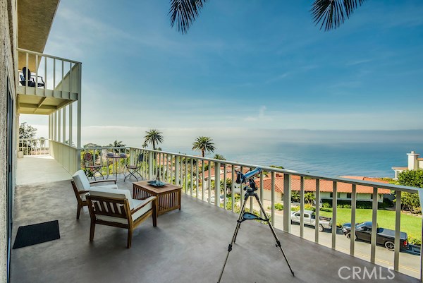 729 Via Del Monte, Palos Verdes Estates, California 90274, 4 Bedrooms Bedrooms, ,1 BathroomBathrooms,Residential,Sold,Via Del Monte,PV17045921