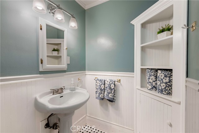 2270 Senasac Ave., Long Beach CA: https://media.crmls.org/medias/3c9db7af-a629-49dd-ac2c-f5c6c4912e80.jpg