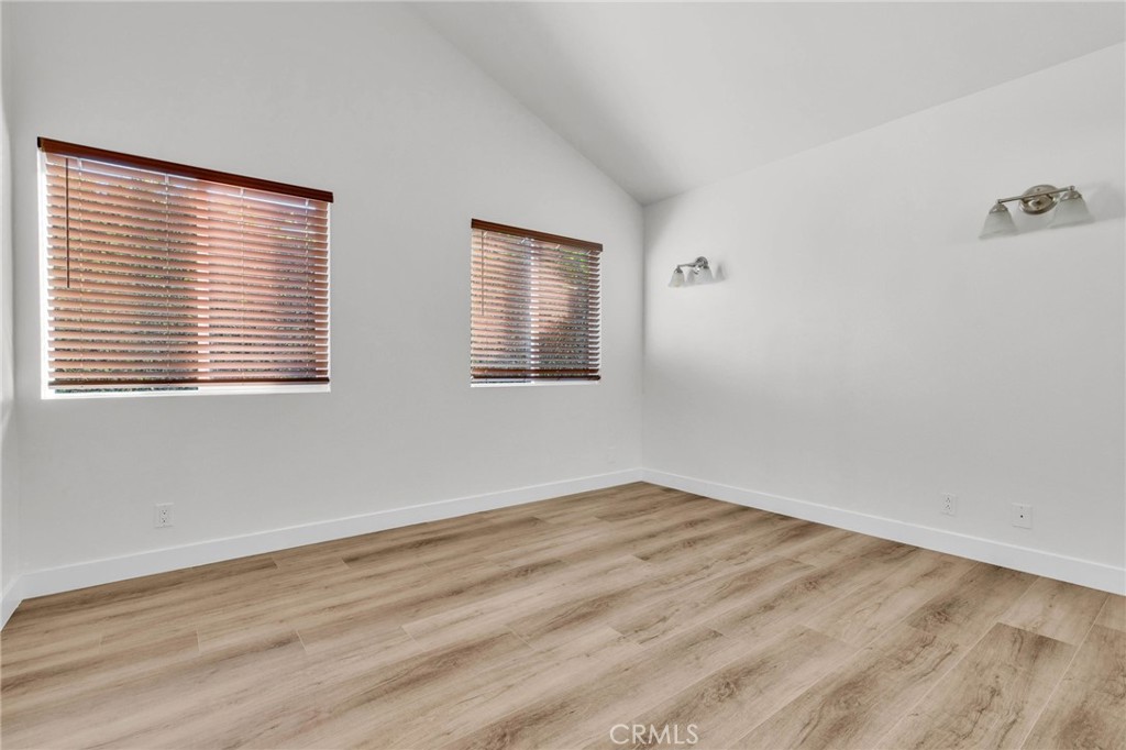 MLS #OC25279885 image #24