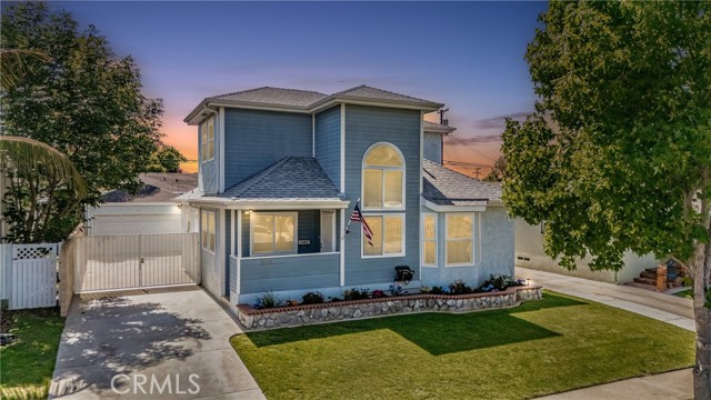2275 Ximeno Avenue, Long Beach CA: https://media.crmls.org/medias/3c9ffd99-3e35-4fe6-9b13-16f988270db7.jpg