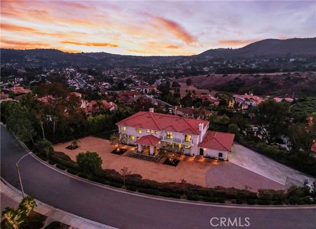 Detail Gallery Image 2 of 64 For 3010 Eminencia Del Norte, San Clemente,  CA 92673 - 6 Beds | 5/1 Baths