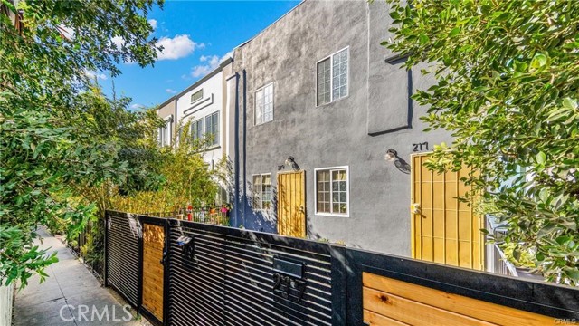 Detail Gallery Image 2 of 13 For 217 Columbia Pl, Los Angeles,  CA 90026 - – Beds | – Baths