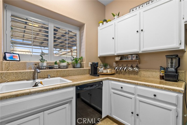 Detail Gallery Image 18 of 34 For 716 Harvest Creek Rd, Bakersfield,  CA 93312 - 3 Beds | 2 Baths