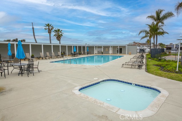 4073 Aladdin Drive, Huntington Beach CA: https://media.crmls.org/medias/3ca203e4-e499-4ff8-b3b6-727d616580fc.jpg