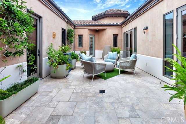 Detail Gallery Image 26 of 30 For 2501 Margaret Dr, Newport Beach,  CA 92663 - 5 Beds | 3/1 Baths