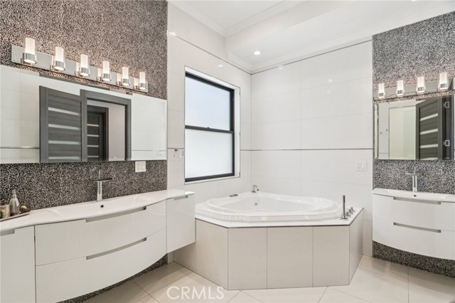 10418 Rubio Avenue, Granada Hills CA: https://media.crmls.org/medias/3ca2a3b8-1d4d-468a-8cef-c1c75211ba8c.jpg